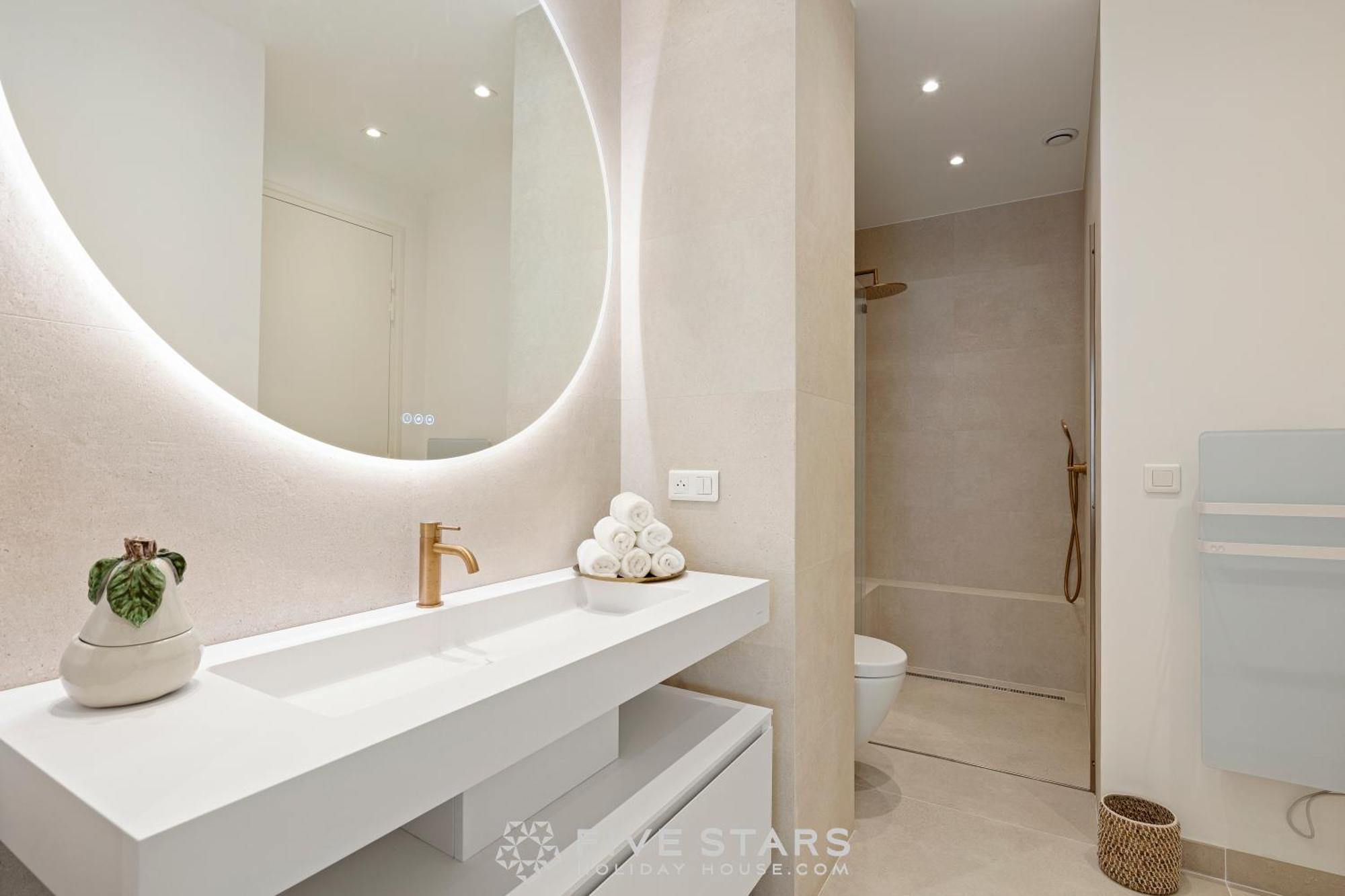 Grand Sud Fshh Apartment *